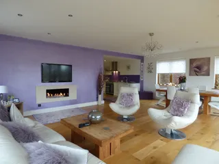 wood-villa-mansion-house-floor-interior-569100-pxhere.com.jpg
